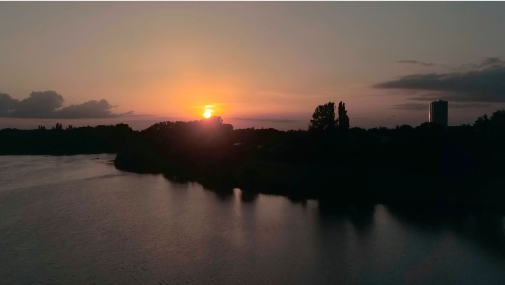 Sonnenuntergang Drohnenflug über den Ölpersee Juli 2021